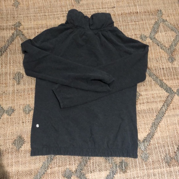 GUC grey Lululemon sweatshirt - Picture 2 of 13